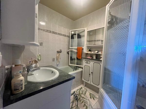 APPARTEMENT DE 90 m²-REIMS-