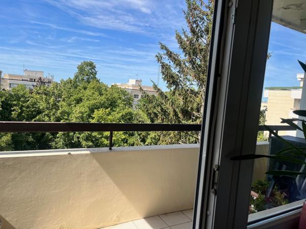 APPARTEMENT DE 90 m²-REIMS-