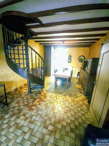 Maison
                                                                                                                                                                                                                                                                                                                        6 pièce(s)                                                                                                                                                                                                          3 chambre(s)                                                                                                                                                                                                          87  m²