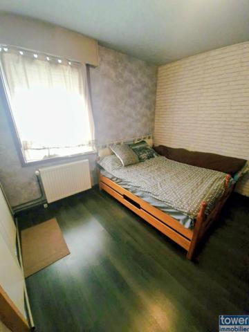 Maison
                                                                                                                                                                                                                                                                                                                        6 pièce(s)                                                                                                                                                                                                          3 chambre(s)                                                                                                                                                                                                          87  m²