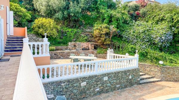 VILLA VUE MER ET PISCINE EN CORSE