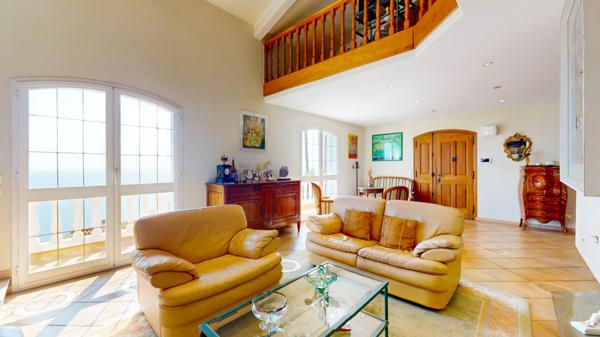 VILLA VUE MER ET PISCINE EN CORSE