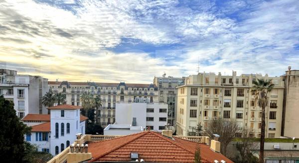 Superbe 2 pièces rénové avec terrasse plein sud – Votre havre de paix au cœur du Quartier des Fleurs