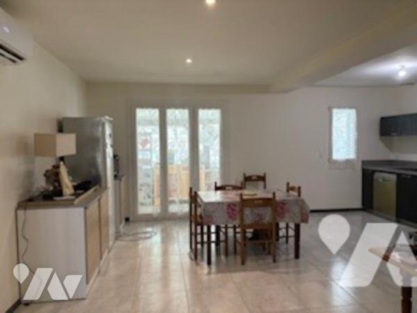 Pavillon de plain-pied avec garage et jardin clos , à 10 minutes  de l'échangeur d'autoroute  !