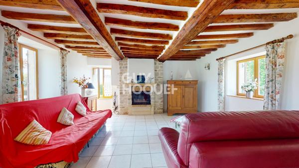 A VENDRE, Maison en pierre, 4 pièces principales à l'Ouest de BAYEUX.