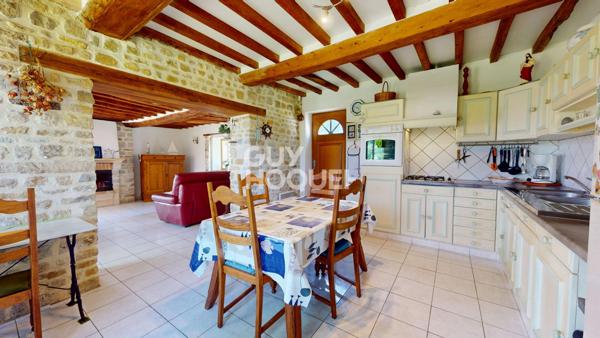 A VENDRE, Maison en pierre, 4 pièces principales à l'Ouest de BAYEUX.