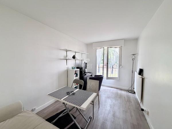 "Versailles Clagny" Studio meublé et équipé de 20 m² ! Loyer 690 €/mois charges comprises **  - Référence  28082