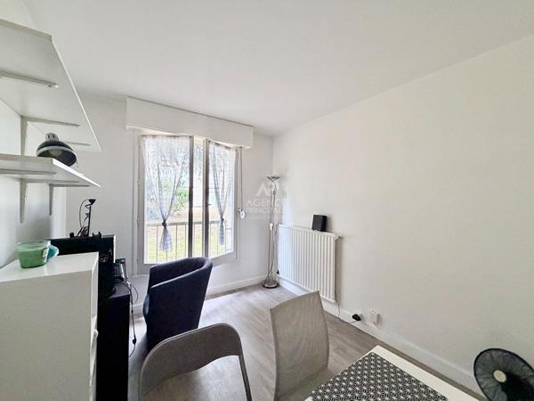 "Versailles Clagny" Studio meublé et équipé de 20 m² ! Loyer 690 €/mois charges comprises **  - Référence  28082