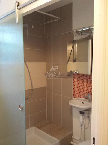 "Versailles Clagny" Studio meublé et équipé de 20 m² ! Loyer 690 €/mois charges comprises **  - Référence  28082
