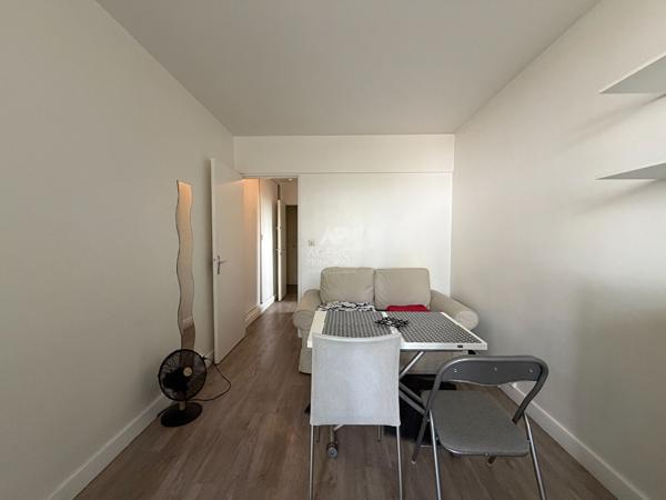 "Versailles Clagny" Studio meublé et équipé de 20 m² ! Loyer 690 €/mois charges comprises **  - Référence  28082