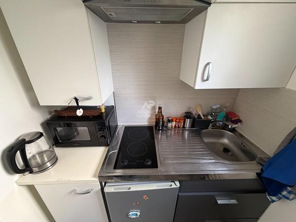 "Versailles Clagny" Studio meublé et équipé de 20 m² ! Loyer 690 €/mois charges comprises **  - Référence  28082