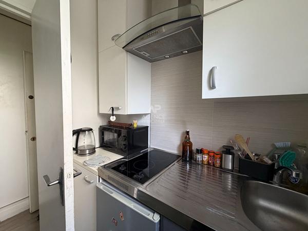 "Versailles Clagny" Studio meublé et équipé de 20 m² ! Loyer 690 €/mois charges comprises **  - Référence  28082