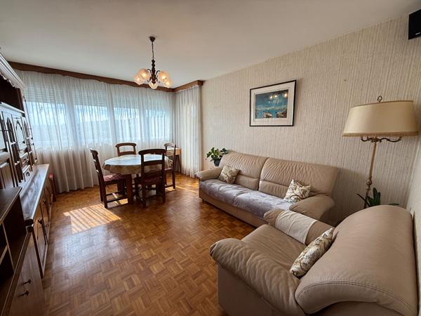 Appartement Neuilly Sur Marne avec box fermé