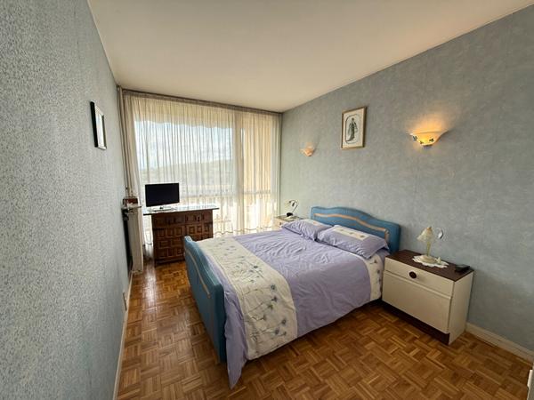 Appartement Neuilly Sur Marne avec box fermé