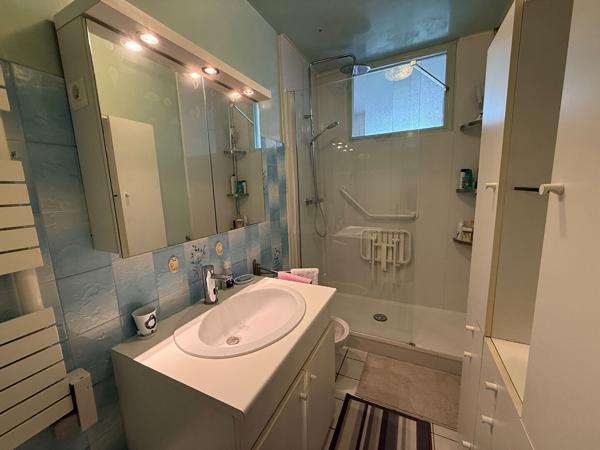 Appartement Neuilly Sur Marne avec box fermé