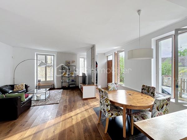 Maison familiale de caractère – 159 m² – à 15 minutes de Cergy-Pontoise

À seulement 45 minutes de Paris, idéalement située entre campagne verdoyante et accès rapide aux grands pôles recherchés du Val-d’Oise et des Yvelines. Doté d’une gare ligne J.

Proche de Cergy, L’Isle-Adam, Pontoise, Conflans-Sainte-Honorine et aux portes des Yvelines, ce bien séduira les familles en quête d’espace, de calme et de nature sans s’éloigner des commodités.

Cadre privilégié, environnement recherché, forêt, randonnées et dépaysement assuré à moins d’une heure de Paris.

Dans le charmant village recherché de Montgeroult, découvrez cette maison en pierre au cachet authentique offrant 159 m² habitables, idéale pour une grande famille ou un projet de vie spacieux au calme.

⸻

✨ Un cadre de vie rare et recherché

Derrière sa façade pleine de caractère, cette maison propose de beaux volumes et une organisation pensée pour la vie familiale :

* 5 chambres permettant d’accueillir famille, bureau ou espace invités
* Un séjour lumineux propice aux moments de partage
* Une ambiance chaleureuse mêlant charme de l’ancien et potentiel d’aménagement
* une terrasse et un jardin pour profiter des beaux jours 

⸻

🔧 Un potentiel à exploiter selon vos envies

Le bien dispose également d’un sous-sol total, offrant de nombreuses possibilités :

* espace de rangement important
* atelier / bricolage
* buanderie / espace technique
* ou aménagement selon vos besoins

⸻

🌿 Un environnement paisible

Située dans un environnement calme et résidentiel, cette maison bénéficie du cadre de vie recherché de Montgeroult :

* village à taille humaine
* tranquillité
* qualité de vie à proximité des axes et commodités

⸻

💡 Une maison avec une vraie projection

Cette maison s’adresse à ceux qui recherchent :

* de l’espace
* du potentiel
* un cadre de vie serein

⸻

📞 À découvrir rapidement

Un bien rare sur le secteur, offrant une vraie opportunité pour une famille souhaitant s’installer dans un environnement calme avec du volume et du potentiel.

⸻


Une opportunité rare pour ceux qui rêvent d’une vraie qualité de vie tout en restant connectés aux grands axes et bassins d’emploi. cette magnifique demeure située dans les hauteurs du village de Montgeroult.


💰 374 900 €  
📞 Emmanuelle Escalona – BSK Immobilier
06.21.22.18.65
