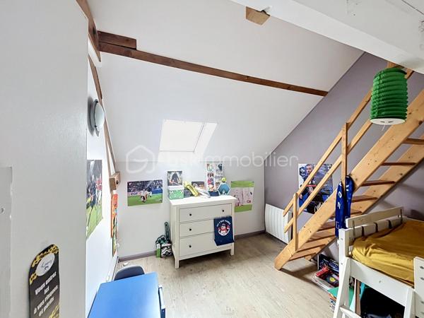 Maison familiale de caractère – 159 m² – à 15 minutes de Cergy-Pontoise

À seulement 45 minutes de Paris, idéalement située entre campagne verdoyante et accès rapide aux grands pôles recherchés du Val-d’Oise et des Yvelines. Doté d’une gare ligne J.

Proche de Cergy, L’Isle-Adam, Pontoise, Conflans-Sainte-Honorine et aux portes des Yvelines, ce bien séduira les familles en quête d’espace, de calme et de nature sans s’éloigner des commodités.

Cadre privilégié, environnement recherché, forêt, randonnées et dépaysement assuré à moins d’une heure de Paris.

Dans le charmant village recherché de Montgeroult, découvrez cette maison en pierre au cachet authentique offrant 159 m² habitables, idéale pour une grande famille ou un projet de vie spacieux au calme.

⸻

✨ Un cadre de vie rare et recherché

Derrière sa façade pleine de caractère, cette maison propose de beaux volumes et une organisation pensée pour la vie familiale :

* 5 chambres permettant d’accueillir famille, bureau ou espace invités
* Un séjour lumineux propice aux moments de partage
* Une ambiance chaleureuse mêlant charme de l’ancien et potentiel d’aménagement
* une terrasse et un jardin pour profiter des beaux jours 

⸻

🔧 Un potentiel à exploiter selon vos envies

Le bien dispose également d’un sous-sol total, offrant de nombreuses possibilités :

* espace de rangement important
* atelier / bricolage
* buanderie / espace technique
* ou aménagement selon vos besoins

⸻

🌿 Un environnement paisible

Située dans un environnement calme et résidentiel, cette maison bénéficie du cadre de vie recherché de Montgeroult :

* village à taille humaine
* tranquillité
* qualité de vie à proximité des axes et commodités

⸻

💡 Une maison avec une vraie projection

Cette maison s’adresse à ceux qui recherchent :

* de l’espace
* du potentiel
* un cadre de vie serein

⸻

📞 À découvrir rapidement

Un bien rare sur le secteur, offrant une vraie opportunité pour une famille souhaitant s’installer dans un environnement calme avec du volume et du potentiel.

⸻


Une opportunité rare pour ceux qui rêvent d’une vraie qualité de vie tout en restant connectés aux grands axes et bassins d’emploi. cette magnifique demeure située dans les hauteurs du village de Montgeroult.


💰 374 900 €  
📞 Emmanuelle Escalona – BSK Immobilier
06.21.22.18.65