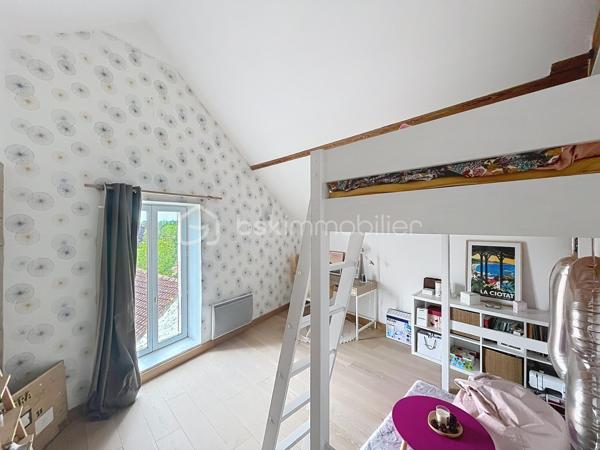 Maison familiale de caractère – 159 m² – à 15 minutes de Cergy-Pontoise

À seulement 45 minutes de Paris, idéalement située entre campagne verdoyante et accès rapide aux grands pôles recherchés du Val-d’Oise et des Yvelines. Doté d’une gare ligne J.

Proche de Cergy, L’Isle-Adam, Pontoise, Conflans-Sainte-Honorine et aux portes des Yvelines, ce bien séduira les familles en quête d’espace, de calme et de nature sans s’éloigner des commodités.

Cadre privilégié, environnement recherché, forêt, randonnées et dépaysement assuré à moins d’une heure de Paris.

Dans le charmant village recherché de Montgeroult, découvrez cette maison en pierre au cachet authentique offrant 159 m² habitables, idéale pour une grande famille ou un projet de vie spacieux au calme.

⸻

✨ Un cadre de vie rare et recherché

Derrière sa façade pleine de caractère, cette maison propose de beaux volumes et une organisation pensée pour la vie familiale :

* 5 chambres permettant d’accueillir famille, bureau ou espace invités
* Un séjour lumineux propice aux moments de partage
* Une ambiance chaleureuse mêlant charme de l’ancien et potentiel d’aménagement
* une terrasse et un jardin pour profiter des beaux jours 

⸻

🔧 Un potentiel à exploiter selon vos envies

Le bien dispose également d’un sous-sol total, offrant de nombreuses possibilités :

* espace de rangement important
* atelier / bricolage
* buanderie / espace technique
* ou aménagement selon vos besoins

⸻

🌿 Un environnement paisible

Située dans un environnement calme et résidentiel, cette maison bénéficie du cadre de vie recherché de Montgeroult :

* village à taille humaine
* tranquillité
* qualité de vie à proximité des axes et commodités

⸻

💡 Une maison avec une vraie projection

Cette maison s’adresse à ceux qui recherchent :

* de l’espace
* du potentiel
* un cadre de vie serein

⸻

📞 À découvrir rapidement

Un bien rare sur le secteur, offrant une vraie opportunité pour une famille souhaitant s’installer dans un environnement calme avec du volume et du potentiel.

⸻


Une opportunité rare pour ceux qui rêvent d’une vraie qualité de vie tout en restant connectés aux grands axes et bassins d’emploi. cette magnifique demeure située dans les hauteurs du village de Montgeroult.


💰 374 900 €  
📞 Emmanuelle Escalona – BSK Immobilier
06.21.22.18.65