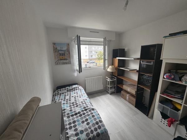 Appartement T5 de 103 m2 avec terrasse et garage.