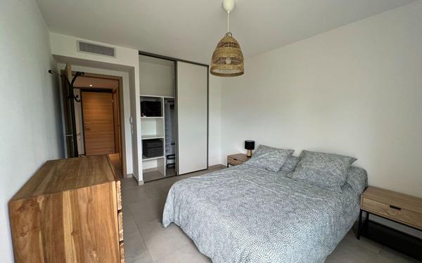 Appartement à louer    3 pièces •  Marseille 8