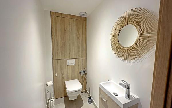 Appartement à louer    3 pièces •  Marseille 8