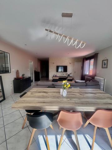 Maison à FIRMINY, 42700 - 7 pièces 200m²