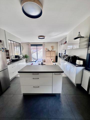 Maison à FIRMINY, 42700 - 7 pièces 200m²