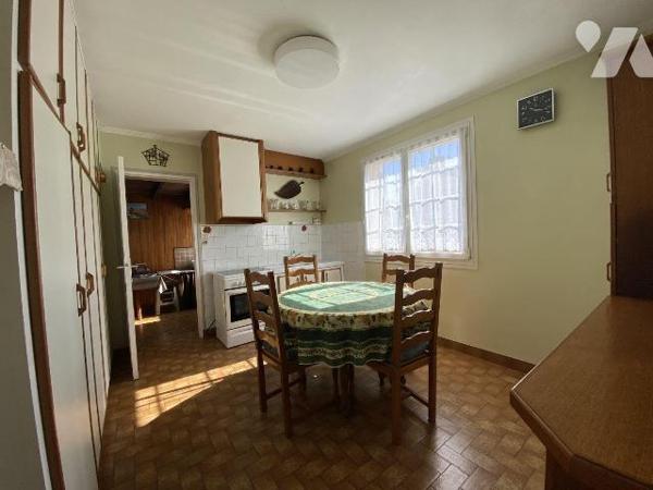 Secteur Lambezellec - Dans un environnement résidentiel, venez découvrir cette charmante maison...
