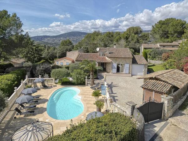 Maison de 7 pièces (185 m²) à vendre à PEYMEINADE