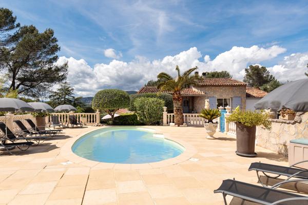 Maison de 7 pièces (185 m²) à vendre à PEYMEINADE
