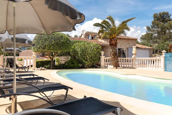 Maison de 7 pièces (185 m²) à vendre à PEYMEINADE