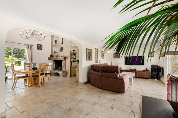 Maison de 7 pièces (185 m²) à vendre à PEYMEINADE