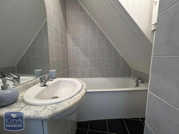 Appartement à louer 2 pièces 39.68m² Nevers (58000)