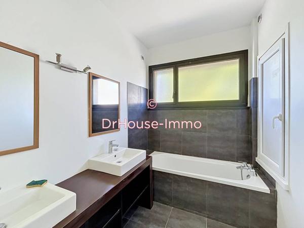 Appartement à louer 5 pièces de 122 m²
