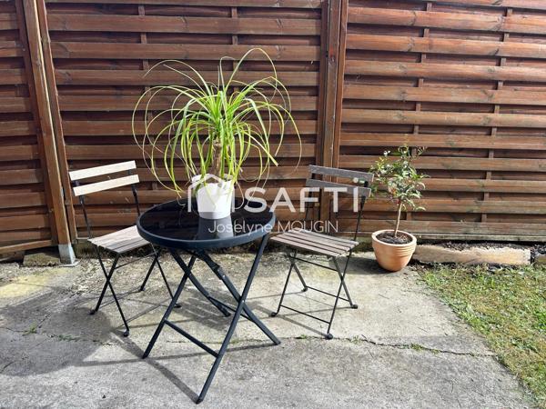 Appartement avec 2 chambres, un extérieur et cave, secteur Ouest d'Amiens.