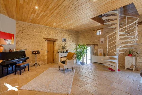 Maison à vendre |  Le Bugue |  6 pièces | 250 m²