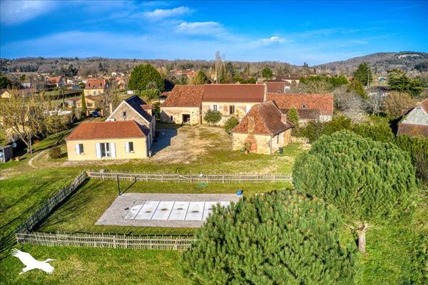 Maison à vendre |  Le Bugue |  6 pièces | 250 m²