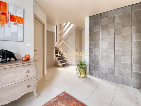 Maison individuelle 6 chambres + dépendance de 100 m² – À deux pas du centre-ville