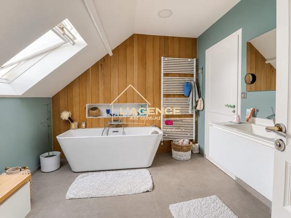 Maison individuelle 6 chambres + dépendance de 100 m² – À deux pas du centre-ville