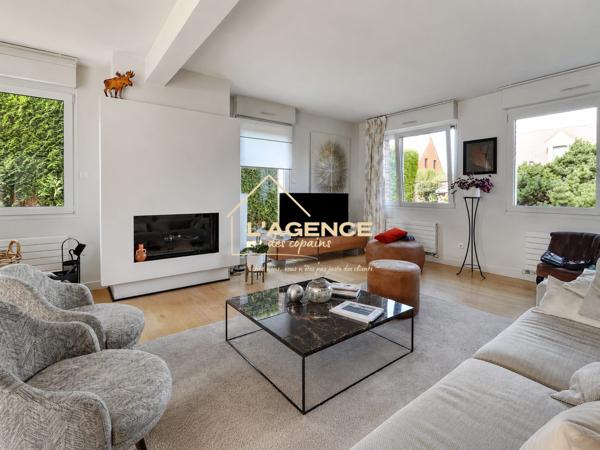 Maison individuelle 6 chambres + dépendance de 100 m² – À deux pas du centre-ville