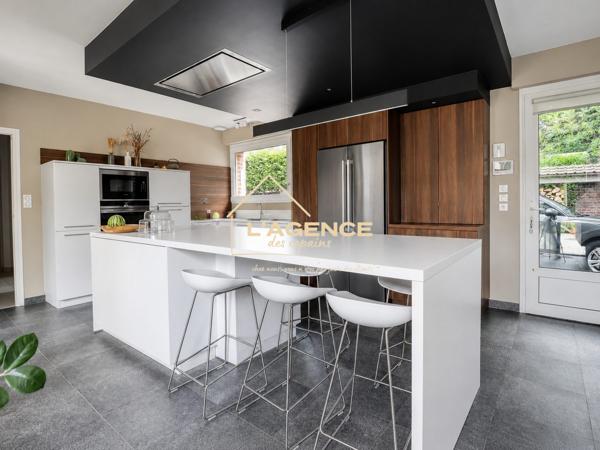 Maison individuelle 6 chambres + dépendance de 100 m² – À deux pas du centre-ville