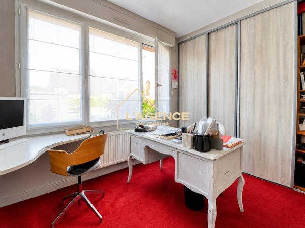 Maison individuelle 6 chambres + dépendance de 100 m² – À deux pas du centre-ville