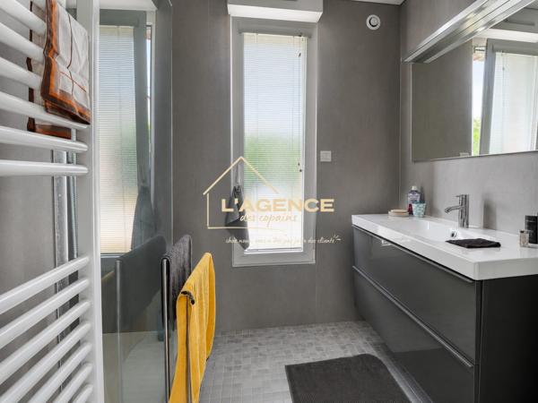 Maison individuelle 6 chambres + dépendance de 100 m² – À deux pas du centre-ville