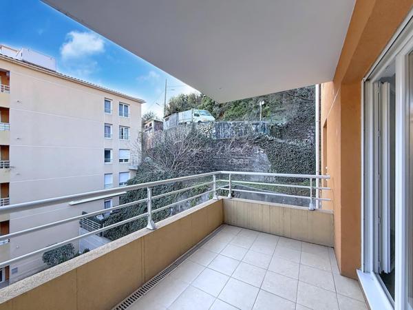 Saint André de la Roche 3 pièces de 68m2 en avant dernier étage avec 2 parkings en sous-sol