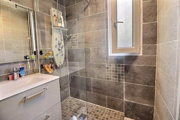 RES CITE PY/MARS12EME. Appartement type 3/4 avec cave.