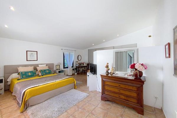 Vente Maison de ville Nîmes 5 Pièces 167 m²