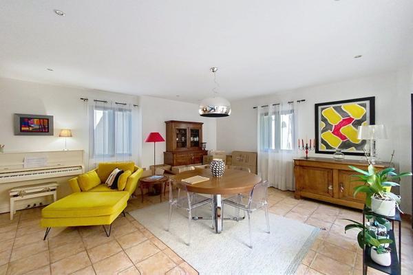 Vente Maison de ville Nîmes 5 Pièces 167 m²
