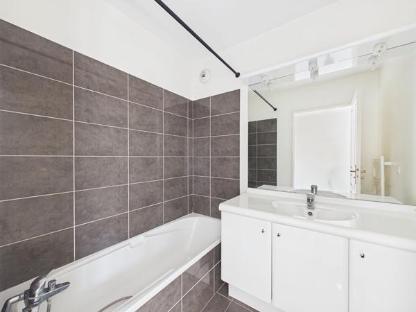 Appartement T2 résidence de standing avec balcon et garage avenue Maurice Faure