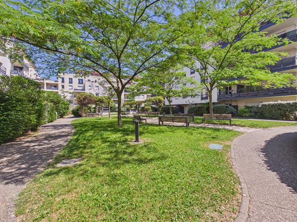 Appartement T2 résidence de standing avec balcon et garage avenue Maurice Faure