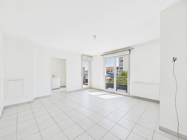 Appartement T2 résidence de standing avec balcon et garage avenue Maurice Faure